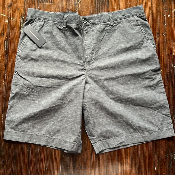 NWT Tommy Hilfiger Classic Fit Shorts Size 40 - Picture 2 of 4